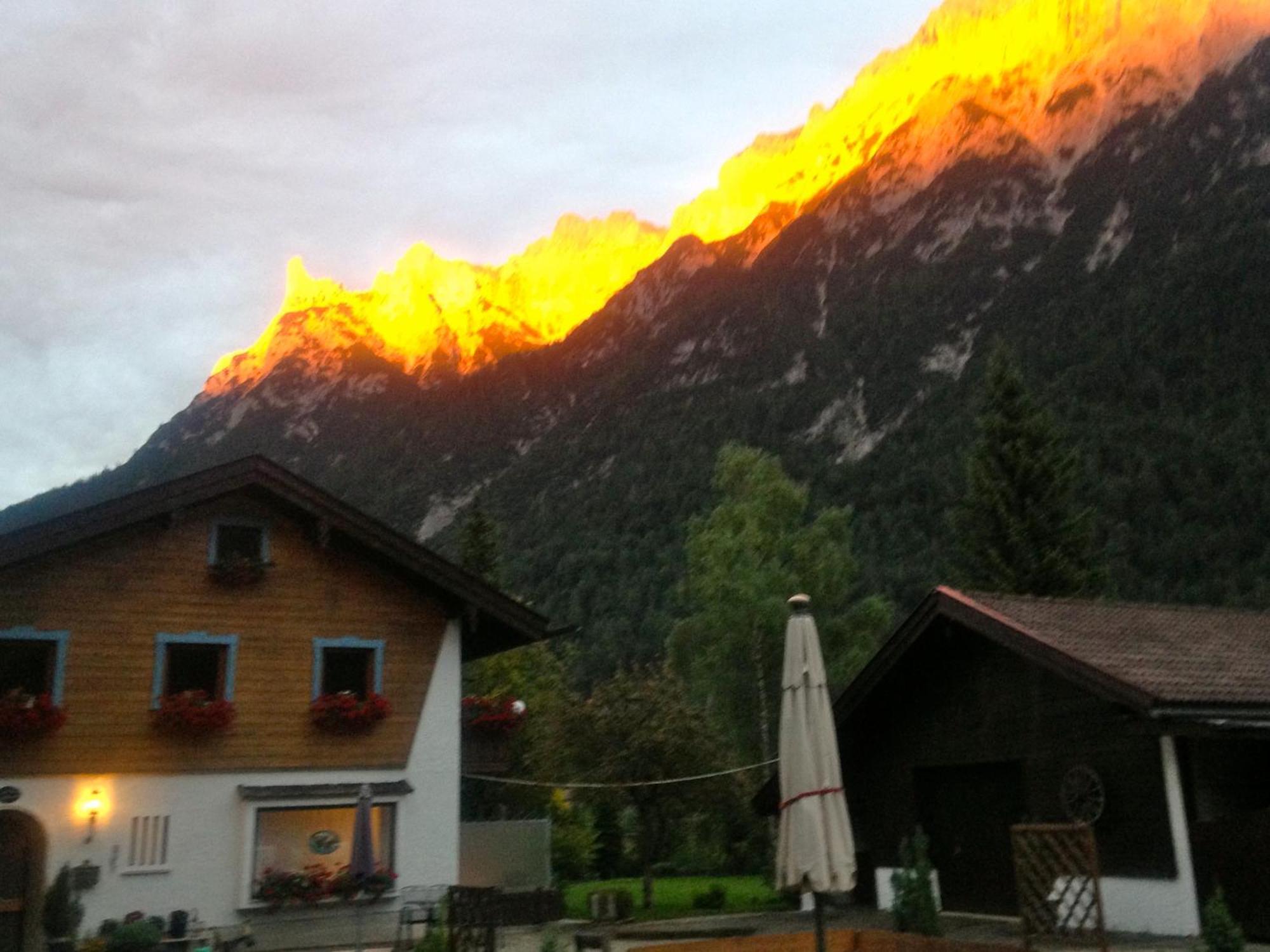 Gaestehaus Edlhuber Mittenwald Εξωτερικό φωτογραφία